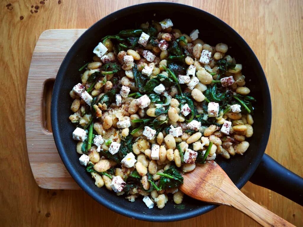 Fasola-z-feta-i-sumakiem