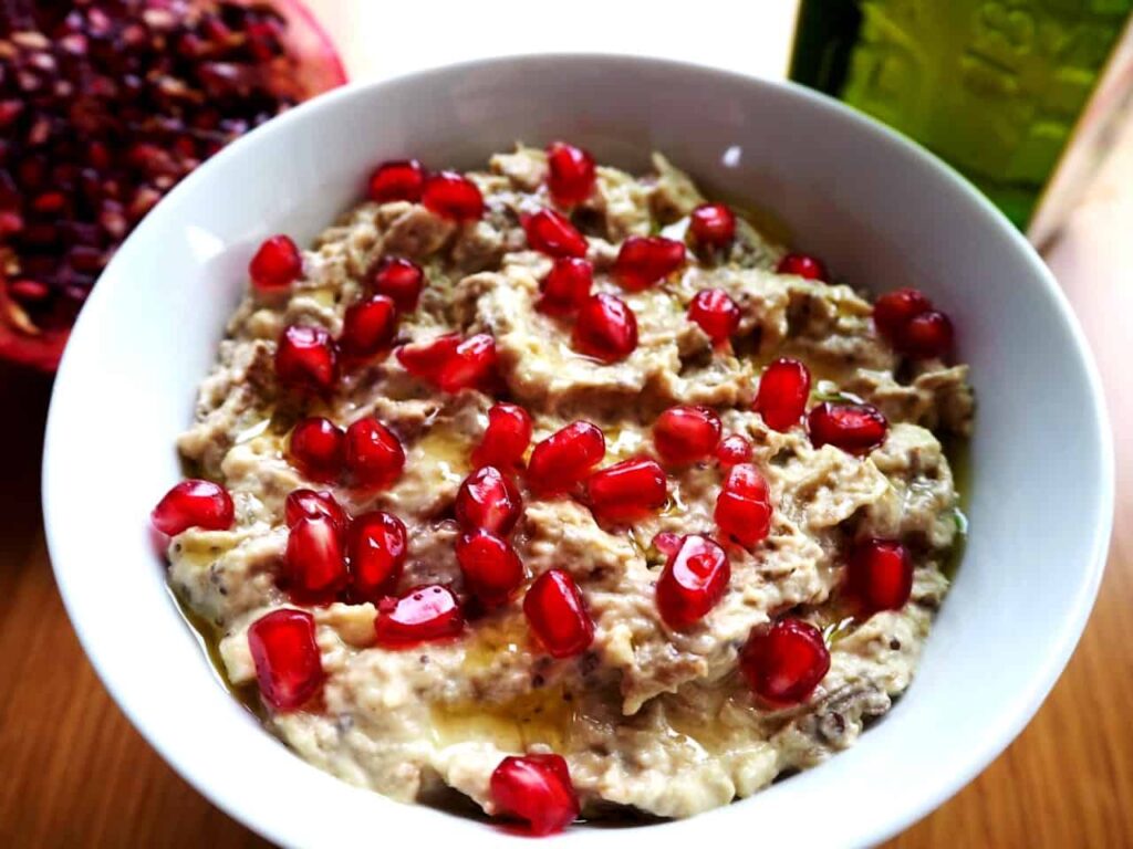 Baba-ghanoush-z-granatem