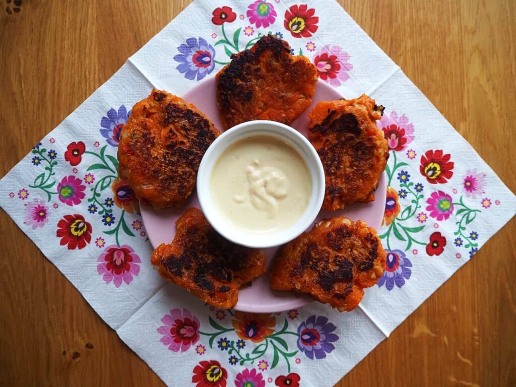 Placki-z-batatow-z-majonezem-miso