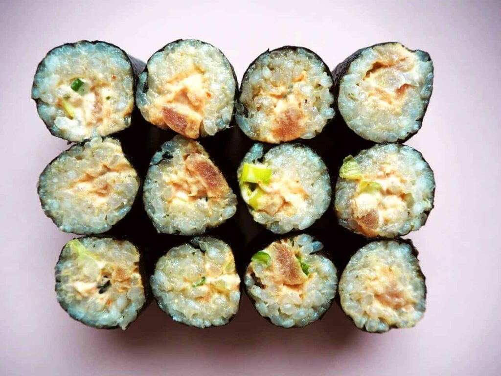 Sushi-z-majonezem-i-sriracha