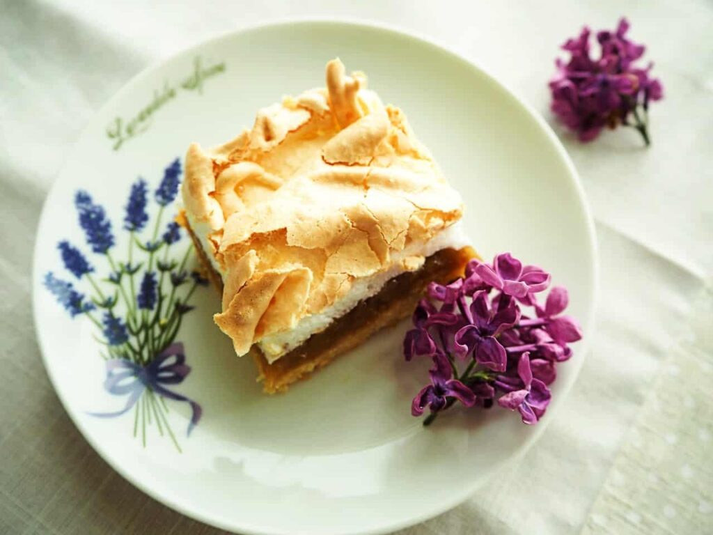 Proste-ciasto-z-rabarbarem