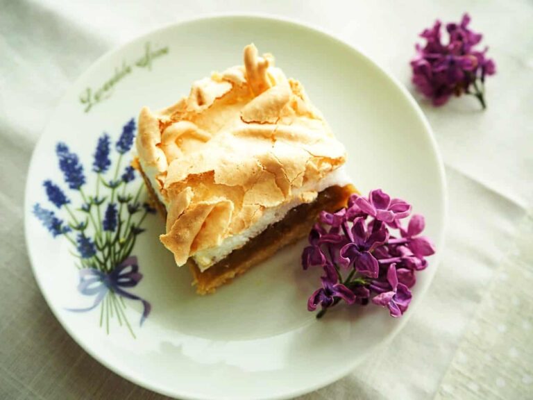 Proste-ciasto-z-rabarbarem