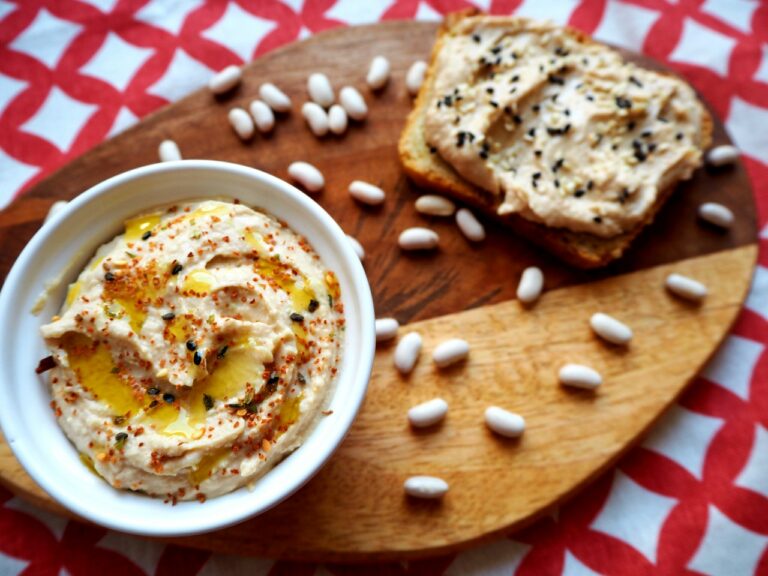 Pasta-fasolowa-z-miso-i-tahini