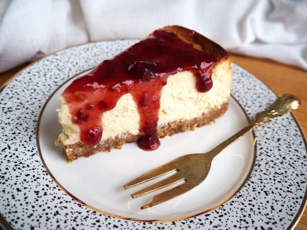 Sernik-z-białą-czekoladą