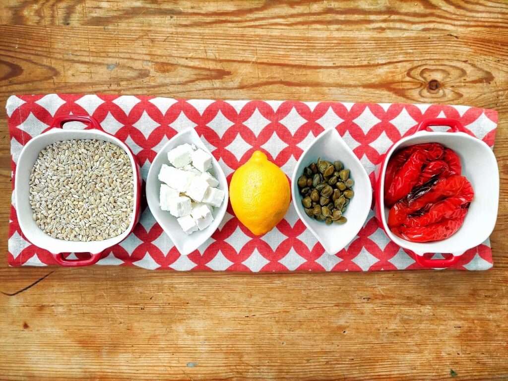 Salatka-z-peczakiem-i-papryka