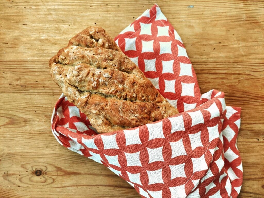 Prosty-chleb-wieloziarnisty